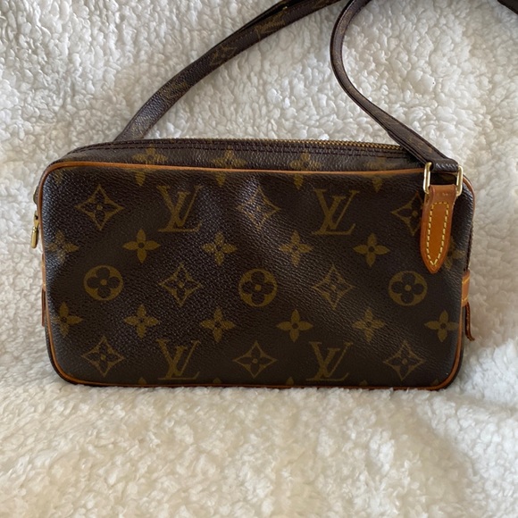 Louis Vuitton Handbags - Authentic Louis Vuitton Marley